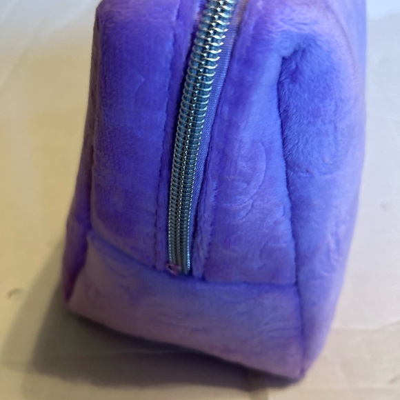 JUICY COUTURE Rhinestone Logo Cosmetic Travel Makeup Bag Pouch Lilac Purple NWT - Picture 5 of 11